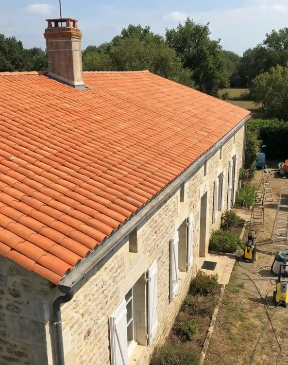 Toiture après rénovation par Kersimon Couverture - Résultat professionnel réparation toiture Lot